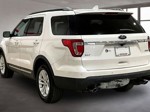 Used 2017 Ford Explorer XLT FWD image 11