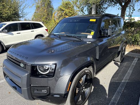 Used 2024 Land Rover Defender 110 X-Dynamic SE image 2