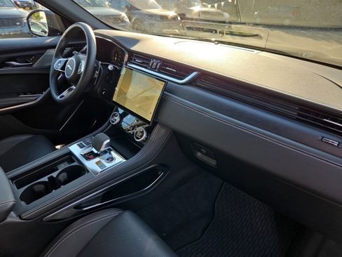 Used 2024 Jaguar F-PACE R-Dynamic S image 20