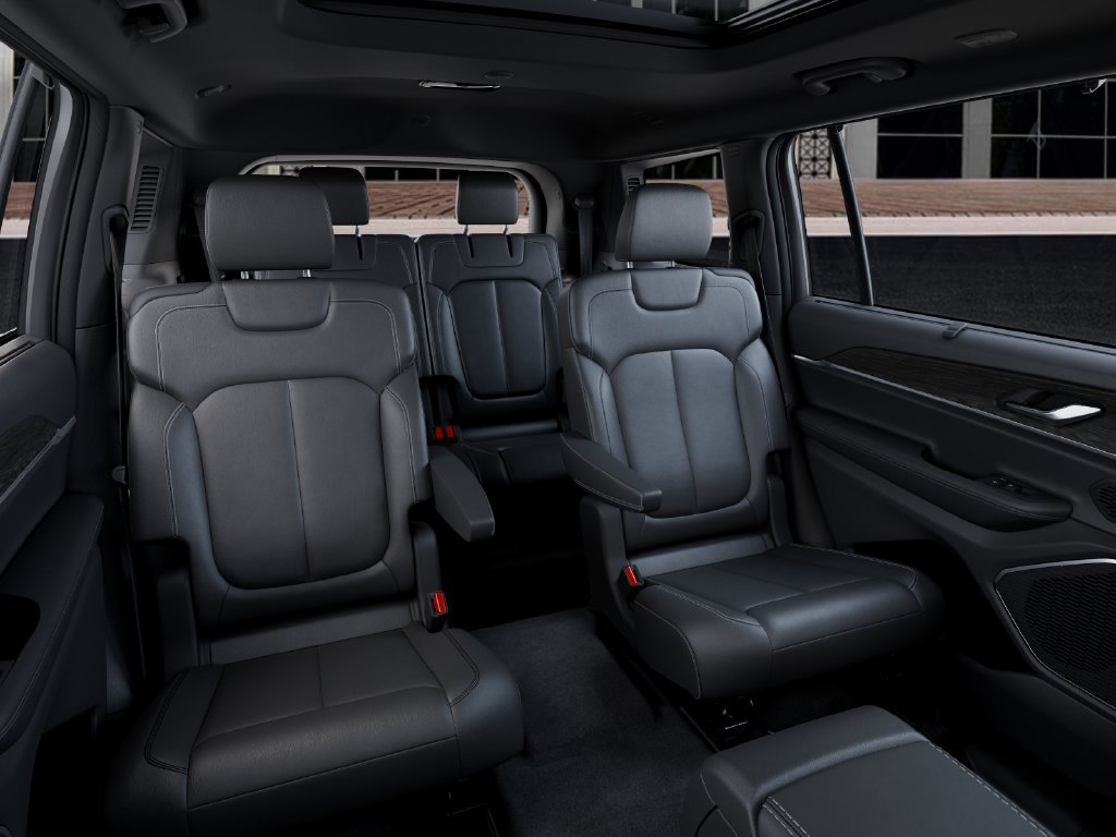 New 2026 Jeep Grand Cherokee L Limited w/ Luxury Tech Group II AWD/4WD image 15
