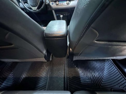 Used 2014 Toyota RAV4 Limited w/ Technology Package image 27
