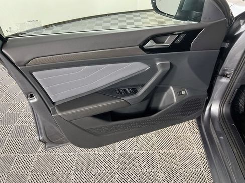 Used 2025 Volkswagen Jetta SEL FWD image 20