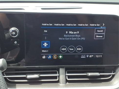 Used 2026 Chevrolet Trax RS FWD image 5