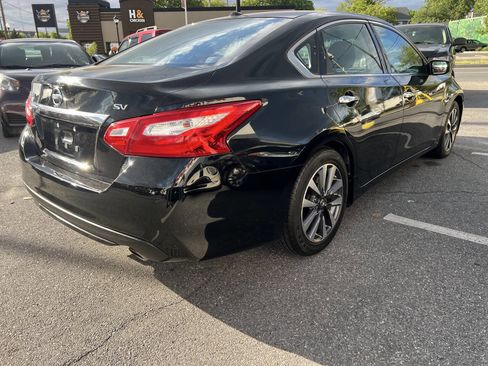 Used 2017 Nissan Altima 2.5 SV FWD image 4