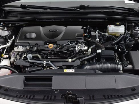 Used 2021 Toyota Camry SE image 18