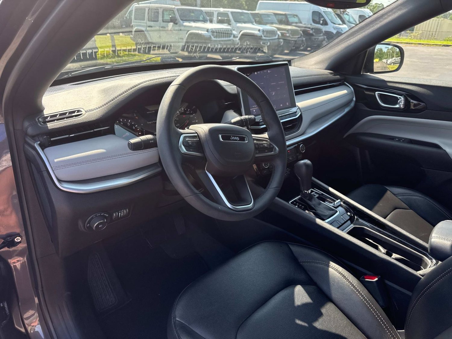 Used 2024 Jeep Compass Limited AWD/4WD image 27