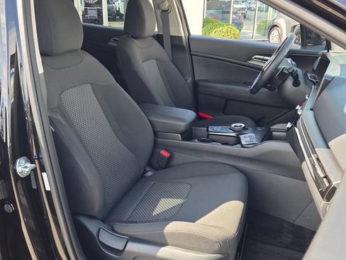 Used 2026 Kia Sportage LX FWD image 17