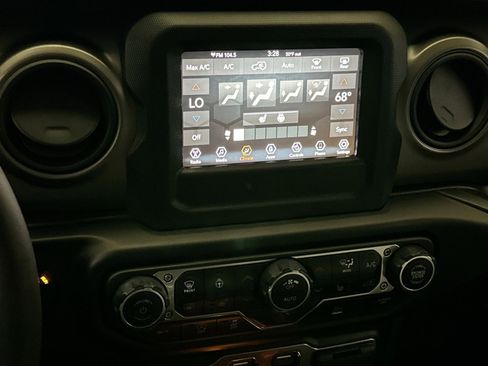 Used 2022 Jeep Wrangler Sport S image 25