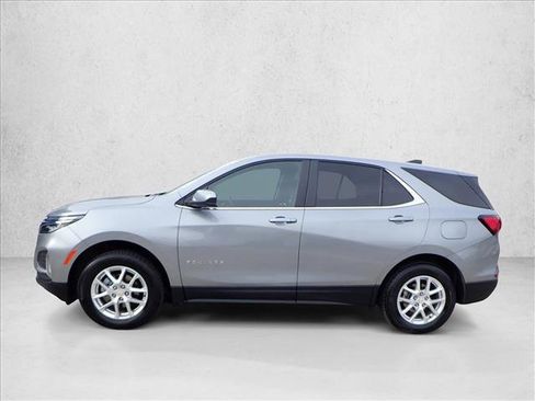 Used 2024 Chevrolet Equinox LT image 2