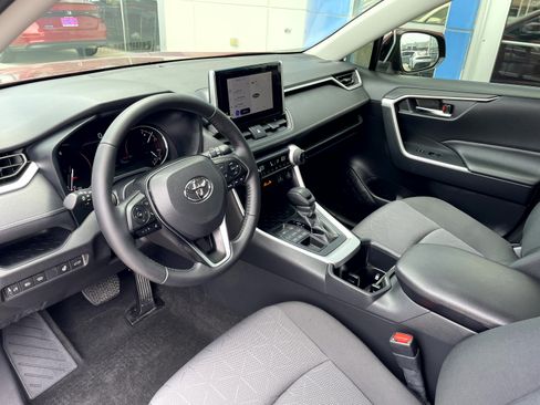 Used 2025 Toyota RAV4 XLE w/ Convenience Package AWD/4WD image 11