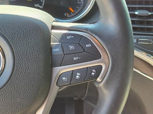 Used 2018 Jeep Grand Cherokee Limited image 29