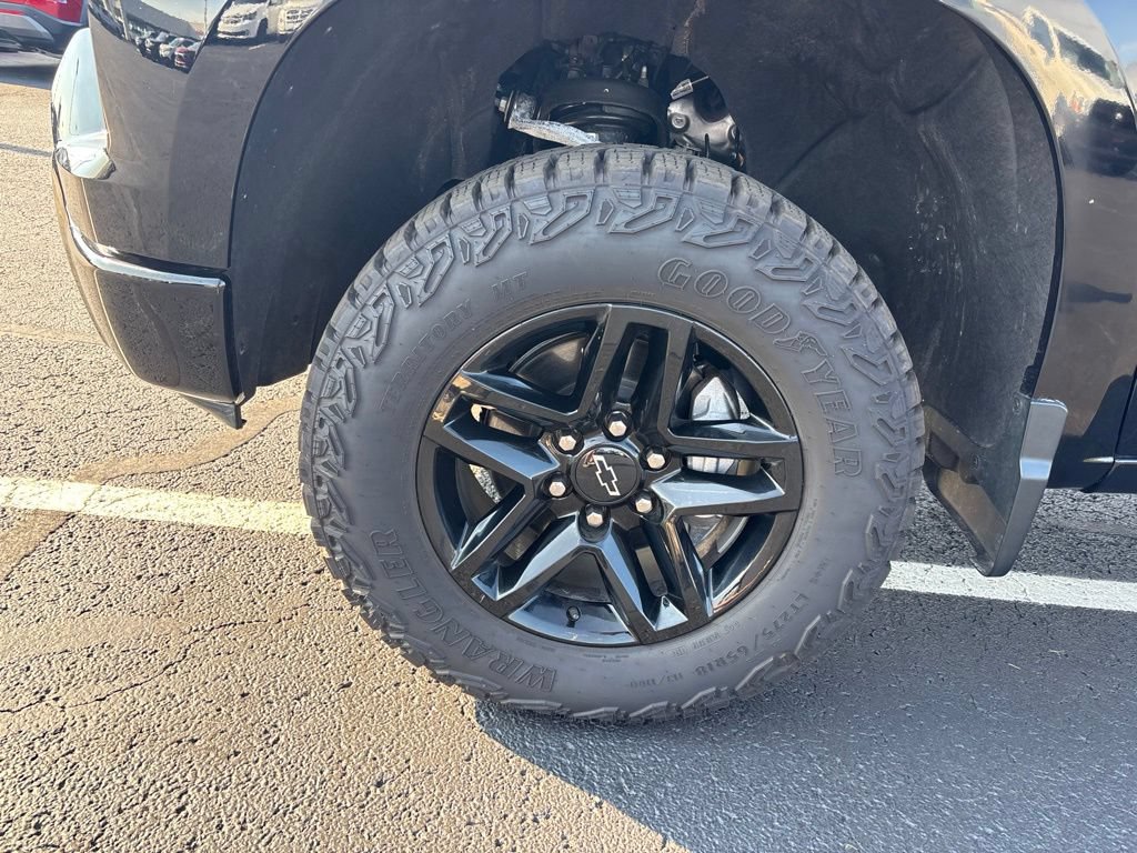 Used 2024 Chevrolet Silverado 1500 Custom Trail Boss AWD/4WD image 9