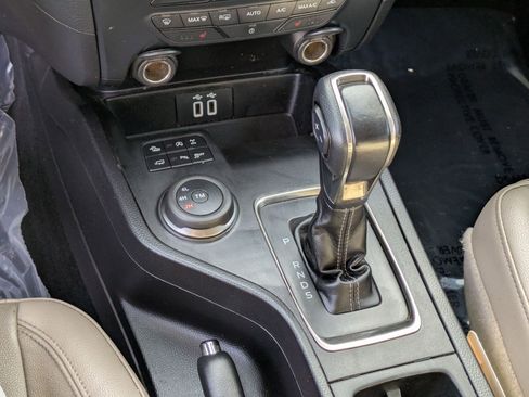 Used 2019 Ford Ranger Lariat w/ Equipment Group 501A Mid image 26