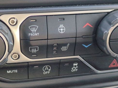 Certified 2021 Jeep Gladiator Mojave image 21