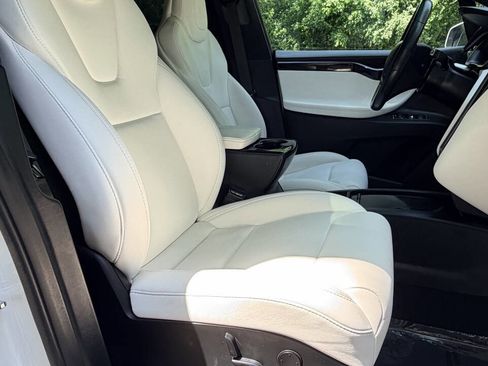 Used 2019 Tesla Model X 75D AWD/4WD image 28