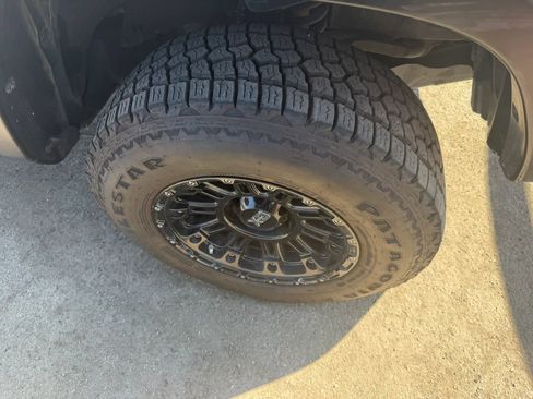 Used 2017 Toyota Tacoma TRD Off-Road w/ Tow Package (A/T) image 28