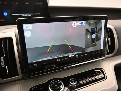 Used 2025 Ford Expedition Active image 16