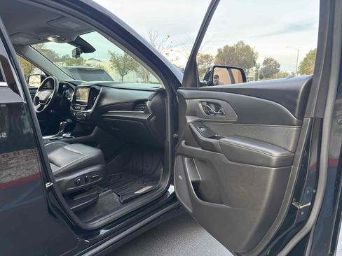 Used 2018 Chevrolet Traverse Premier w/ LPO, Black Accent Package image 46