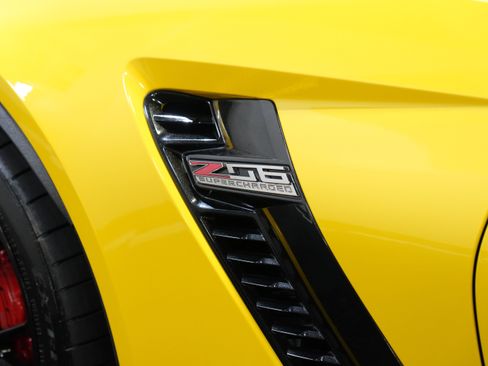 Used 2017 Chevrolet Corvette Z06 w/ Z07 Performance Package RWD image 20