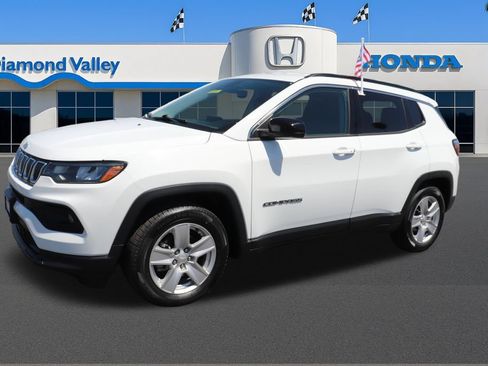 Used 2022 Jeep Compass Latitude FWD image 3