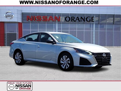 New 2025 Nissan Altima 2.5 S image 1