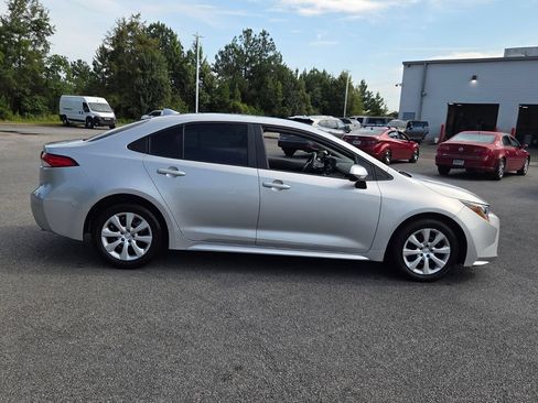 Used 2025 Toyota Corolla LE FWD image 13