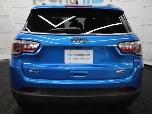 Used 2019 Jeep Compass Latitude w/ Cold Weather Group AWD/4WD image 5