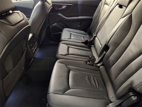 Used 2025 Audi Q7 3.0T Premium Plus image 30