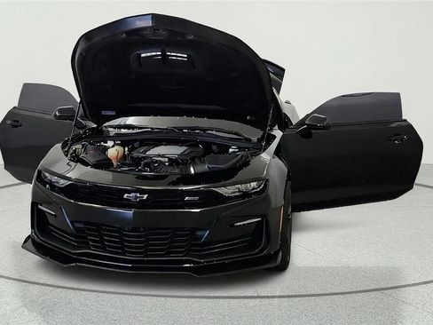 Used 2020 Chevrolet Camaro SS RWD image 8