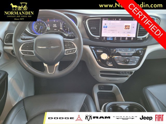 Certified 2024 Chrysler Pacifica Touring-L FWD image 7