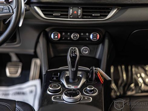 Used 2022 Alfa Romeo Stelvio Sprint image 38