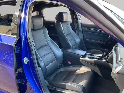 Used 2018 Honda Accord Sport image 9