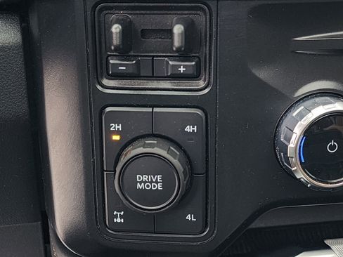 Used 2024 Ford F250 Platinum w/ FX4 Off-Road Package image 35