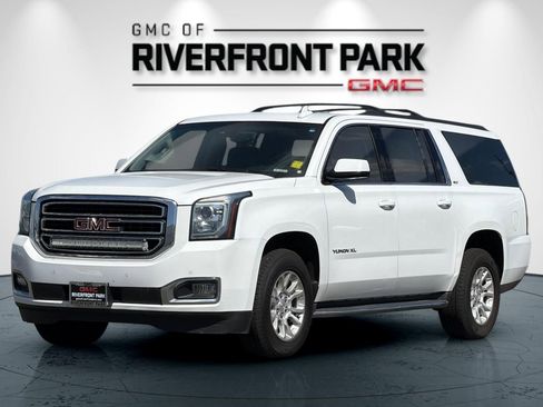 Used 2016 GMC Yukon XL SLT w/ Open Road Package AWD/4WD image 7