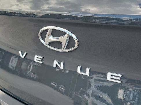 Used 2025 Hyundai Venue SEL FWD image 8