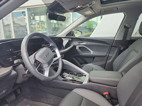 Used 2025 Audi Q5 Premium w/ Convenience Package AWD/4WD image 4
