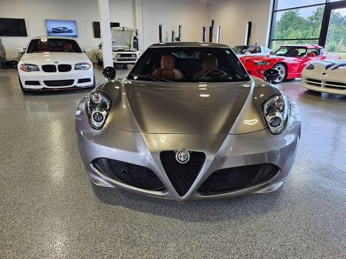 Used 2016 Alfa Romeo 4C Coupe w/ Convenience Group - Coupe RWD image 2