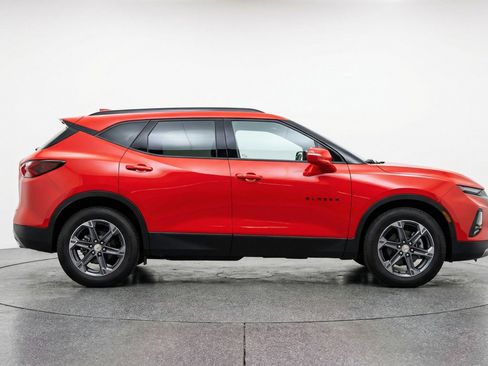 Used 2025 Chevrolet Blazer LT image 11