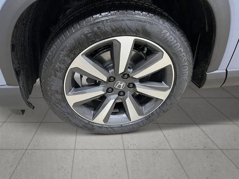 New 2025 Honda Pilot Touring image 12