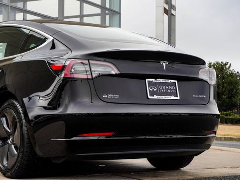 Used 2018 Tesla Model 3 Long Range image 14