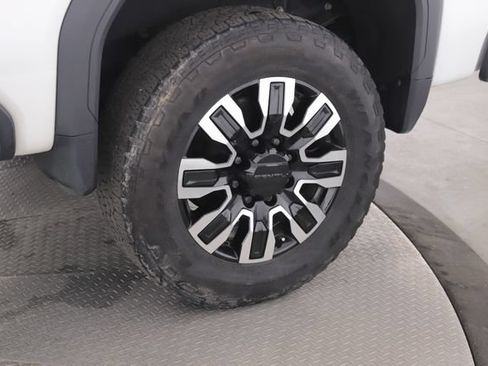 Used 2024 GMC Sierra 3500 Denali Ultimate AWD/4WD image 14