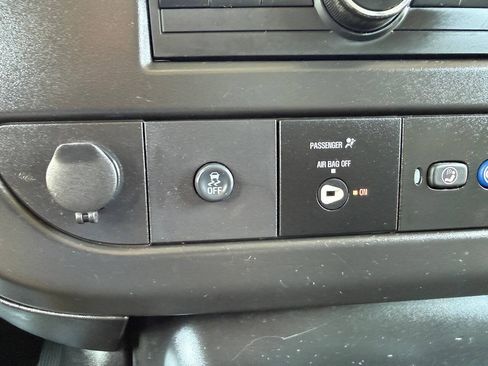 Used 2021 Chevrolet Express 2500 RWD image 30