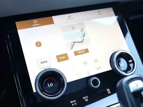 Used 2023 Land Rover Range Rover Evoque R-Dynamic SE image 18