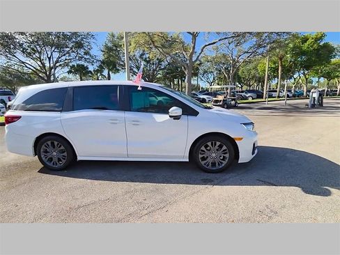Used 2025 Honda Odyssey Touring image 35