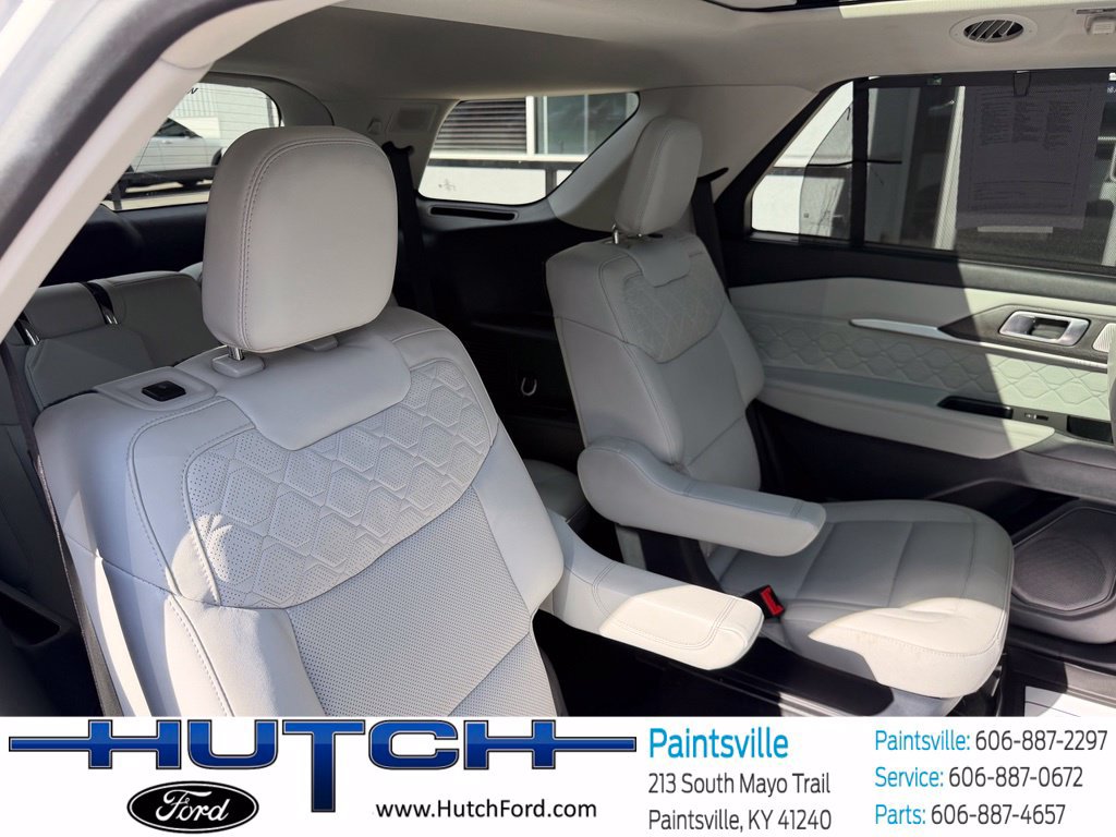 Used 2025 Ford Explorer Platinum w/ Ultimate Package AWD/4WD image 34