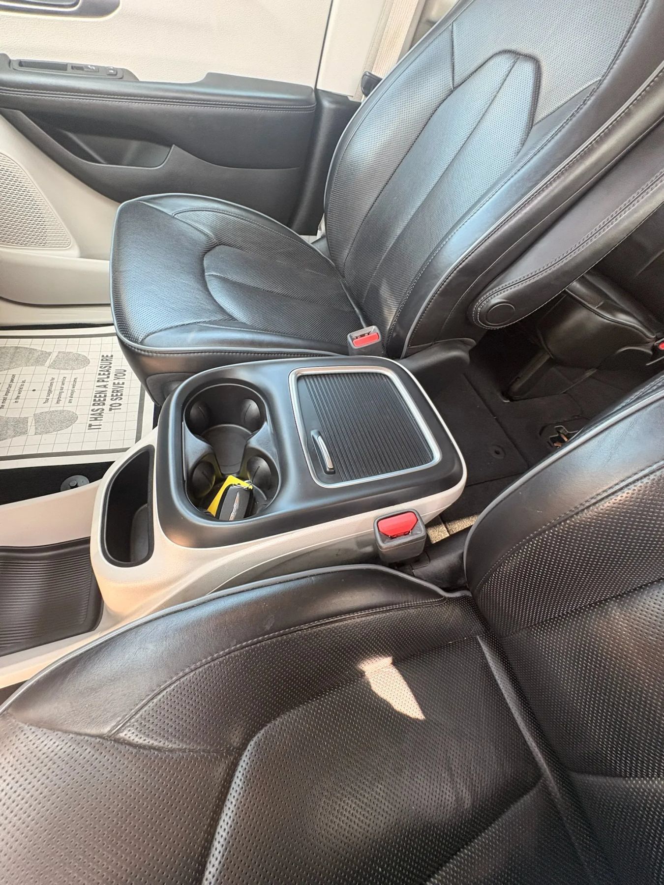 Used 2017 Chrysler Pacifica Limited w/ Advanced Safetytec Group FWD image 29