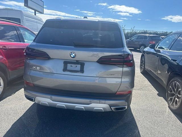 Certified 2024 BMW X5 xDrive40i w/ Premium Package AWD/4WD image 9
