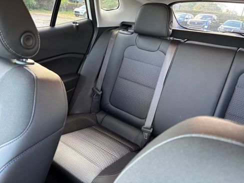 Used 2025 Chevrolet Trax LT w/ LT Convenience Package image 39