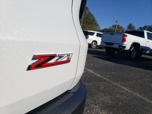 New 2026 Chevrolet Traverse Z71 w/ Driver Confidence Package image 12