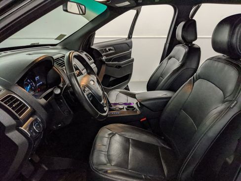 Used 2016 Ford Explorer Limited image 16